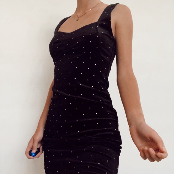 gorgeous black lil dress 🐚 - Picture 1 of 2